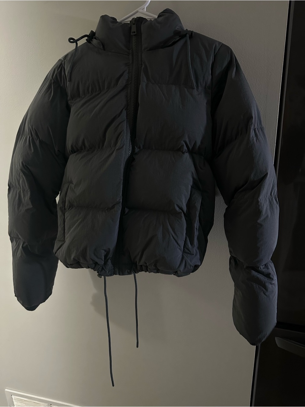 Good American Dark Grey Quilted Puffer Jacket with Hood